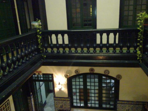 Отель Hotel Cervantes  Бадахос